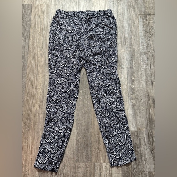 Talbots Petites Floral Print Pull-On PantsSize SP - Chic & Comfortable